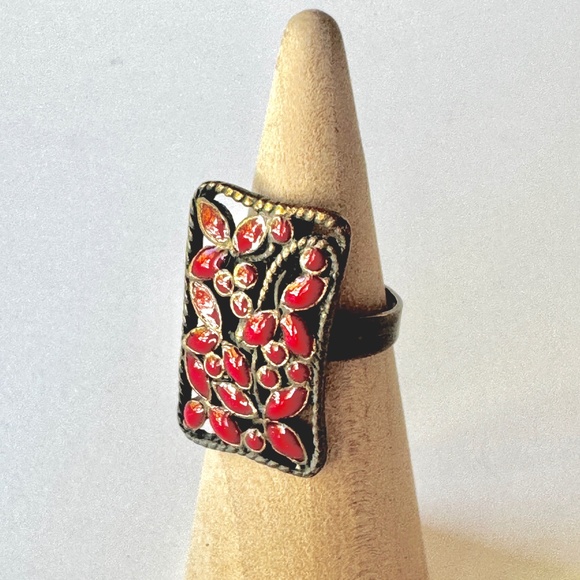Red Cut-out Statement Ring, adjustable from size 6 1/2 - Picture 1 of 6